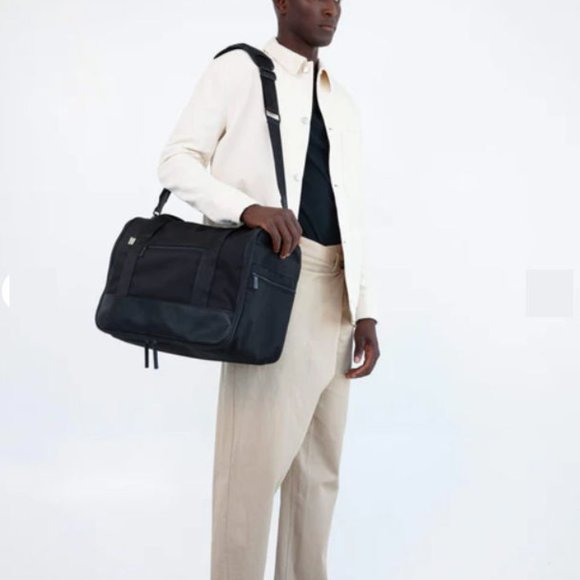 Beis Black Hanging Duffle Bag - NWT - Picture 4 of 14